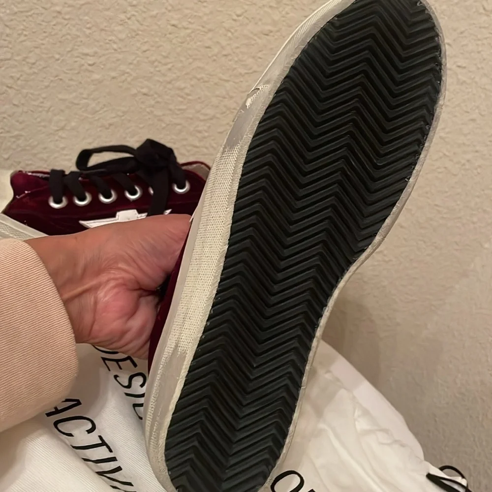Golden Goose V Star 2 Tennis shoes .Burgundy velvet Brand new with dust bag . - Picture 5 of 9